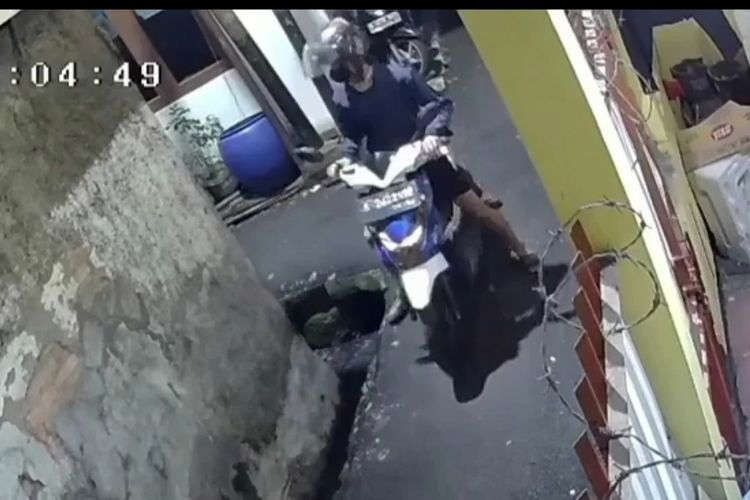 Maling tak Kehabisan Akal, Meski Motor Digembok Masih Bisa Dibawa Kabur
